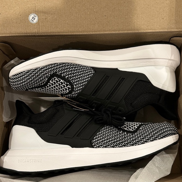 adidas Ultradream DNA Black and white JS0313 size 9.5 main image 4